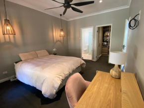 Castlehill Oasis, Castle Hill